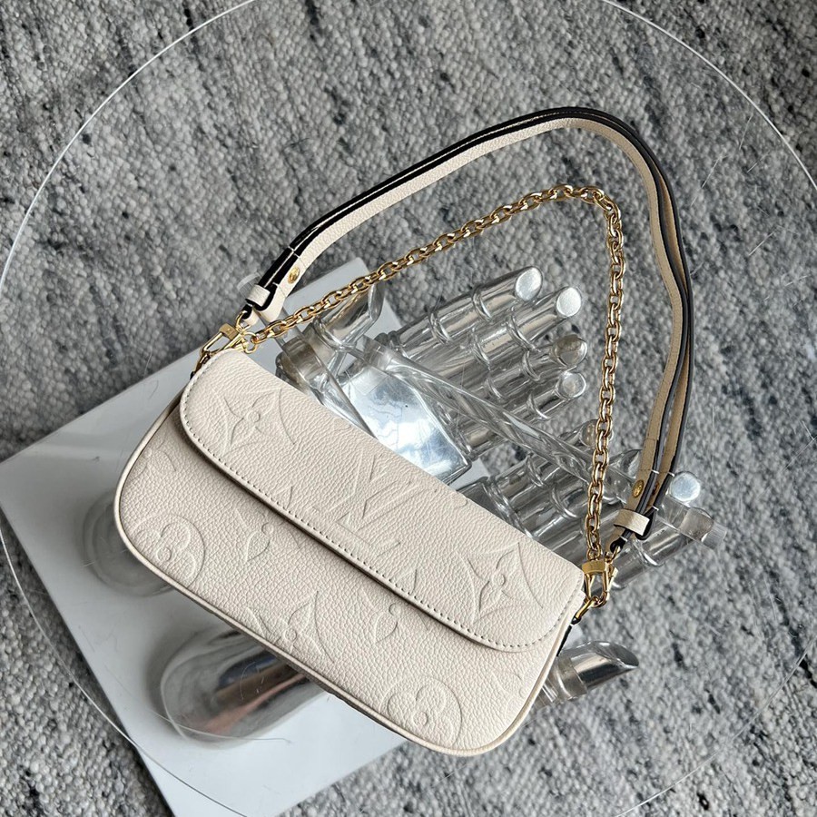 M82210 Wallet On Chain Ivy 手袋 奶白色_6