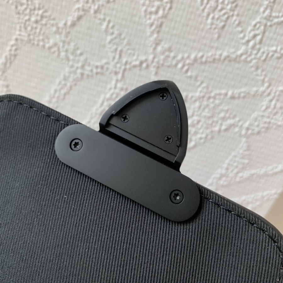 M81522 SLOCK VERTICAL 迷你手機包_7