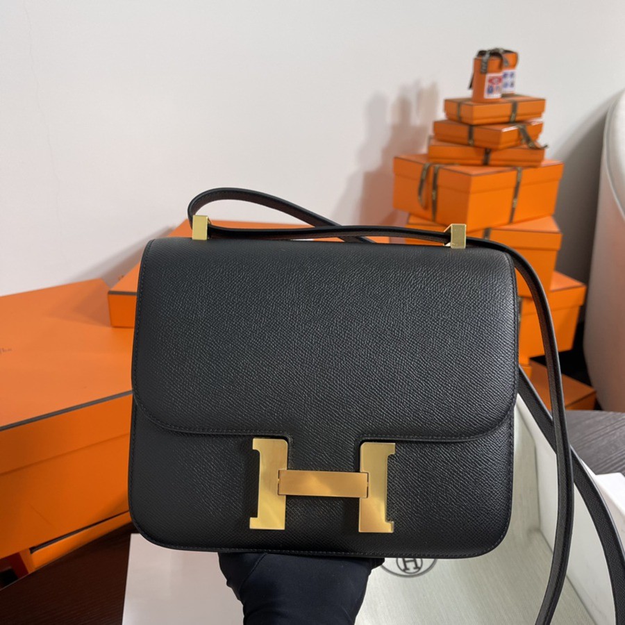 Constance 24 黑色金扣 Epsom皮_1