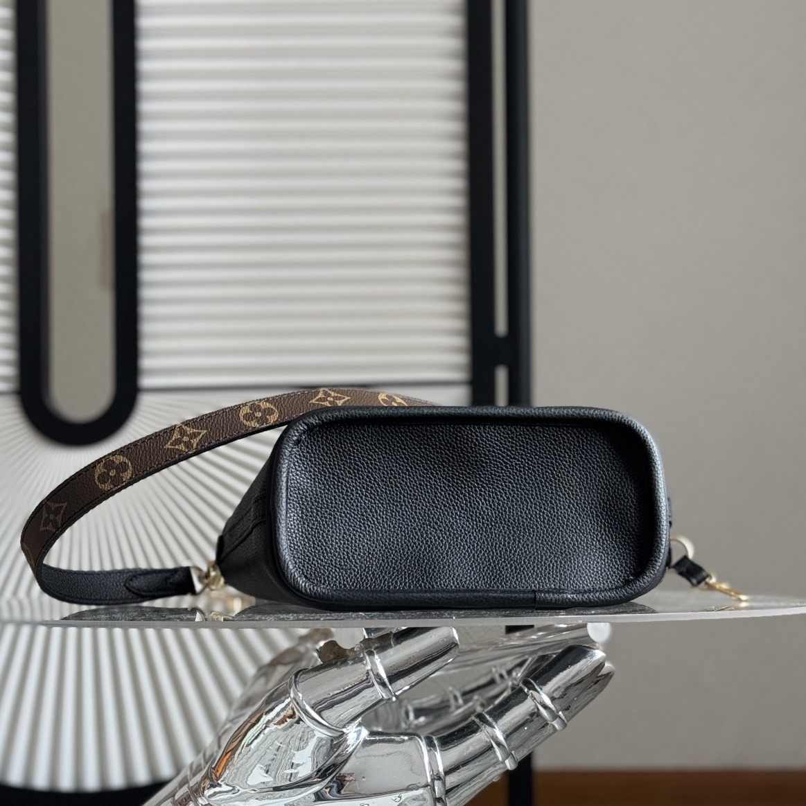 M12099 Neverfull Bandoulière Inside Out BB黑色_6