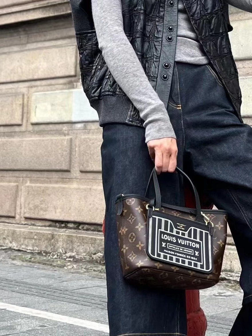 M12099 Neverfull Bandoulière Inside Out BB黑色_9