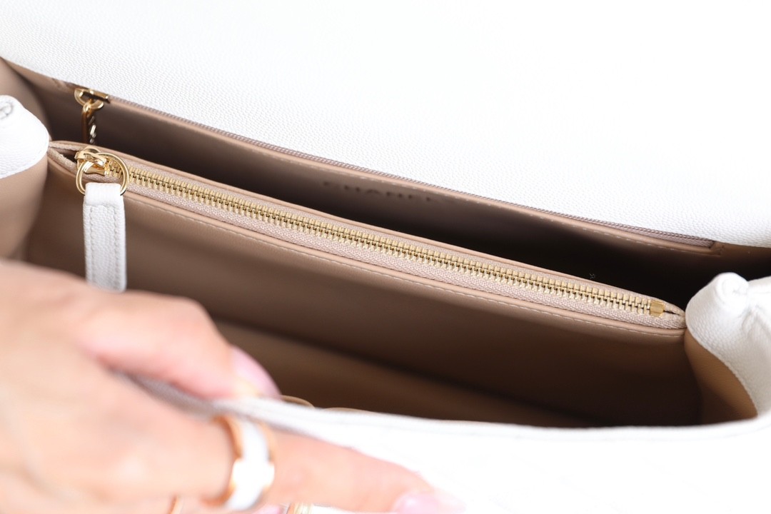 24A新版 CocoHandle手提口蓋包 白色 中號_9