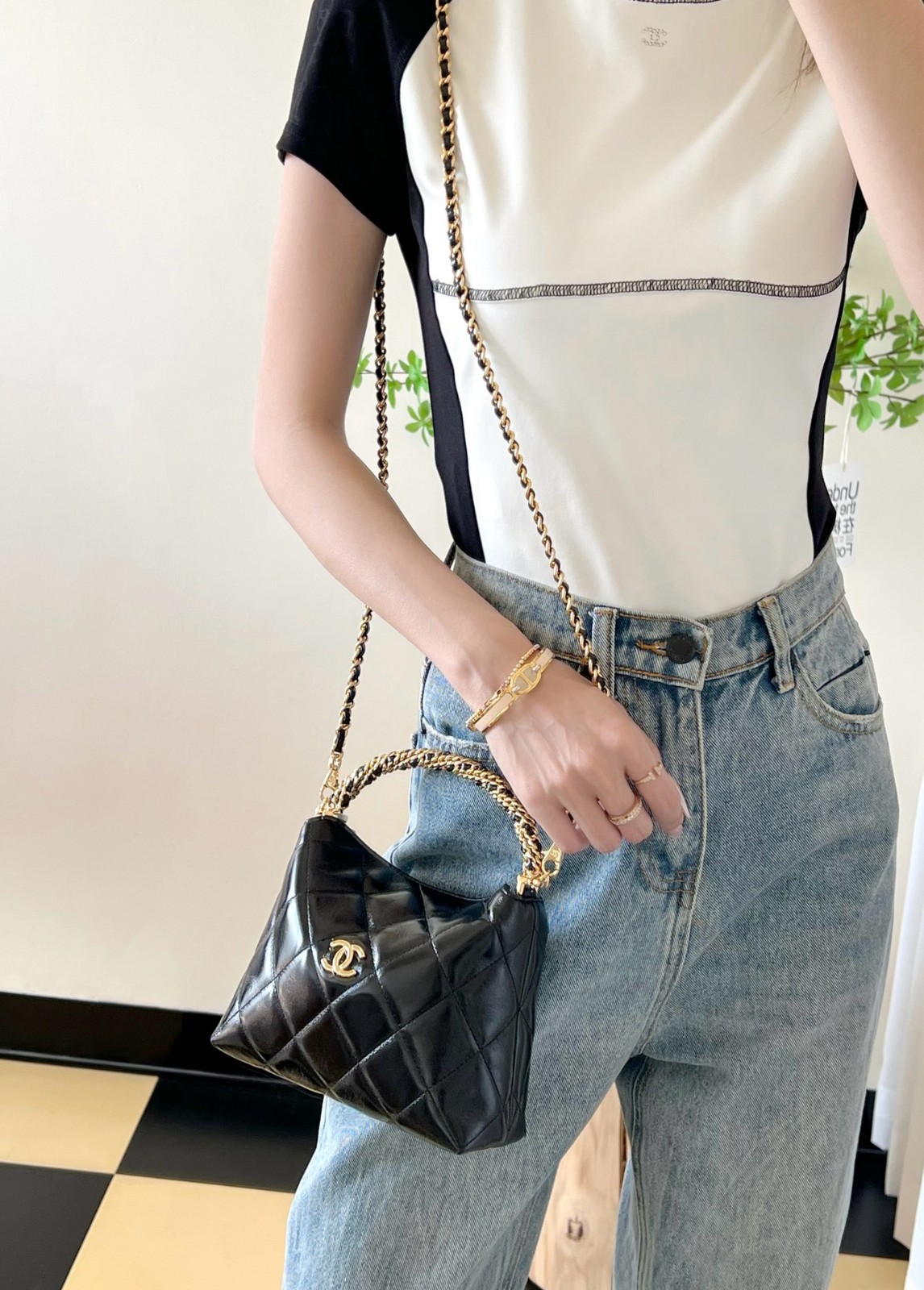 24B秋冬系列 擰鏈Hobo飯盒包黑色_4