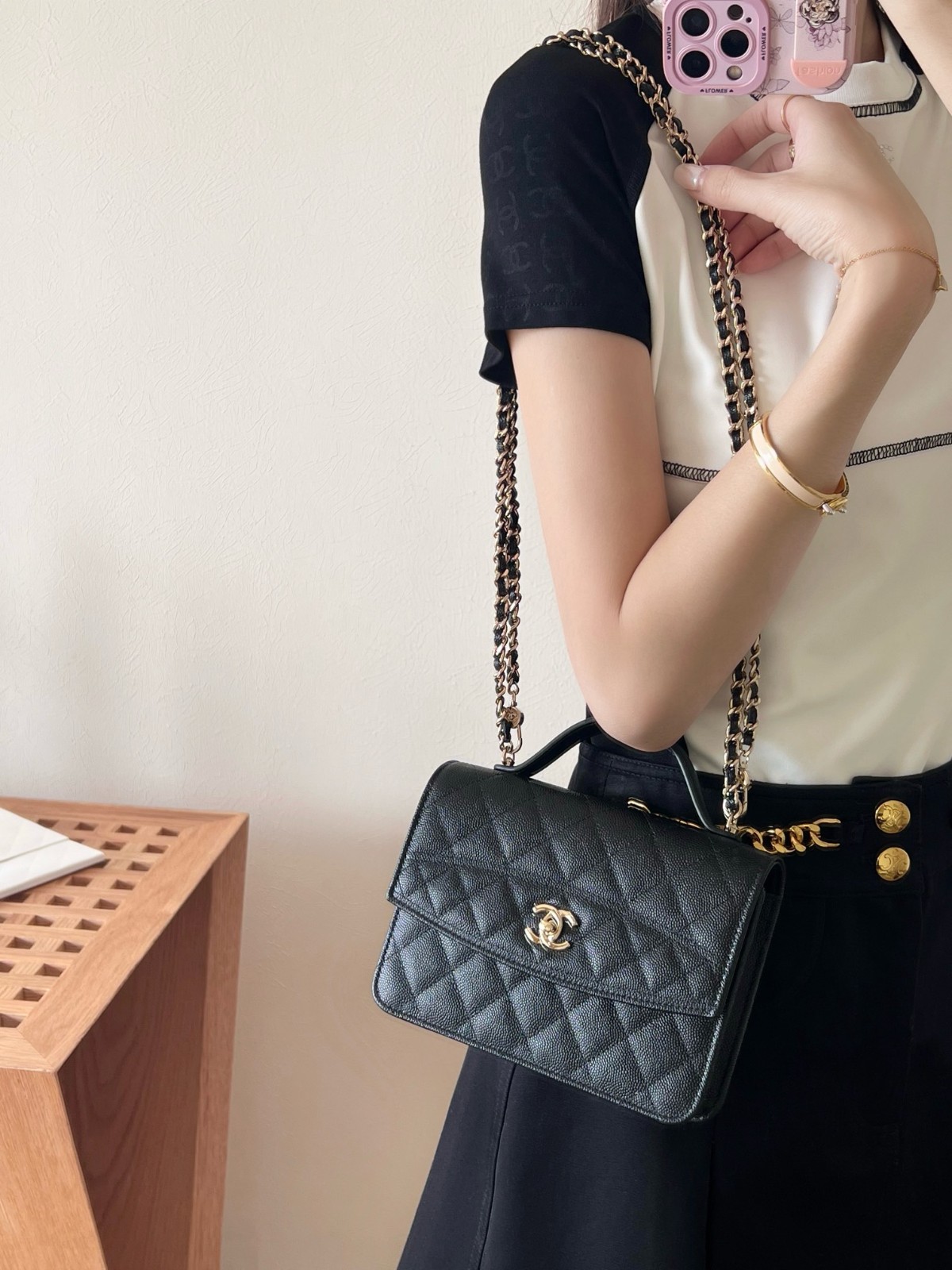 25C早春手提郵差背包 黑色_9