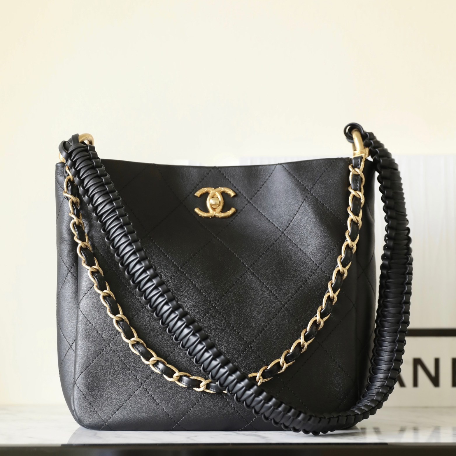 Hobo Handbang編織肩帶嬉皮包 黑色_1