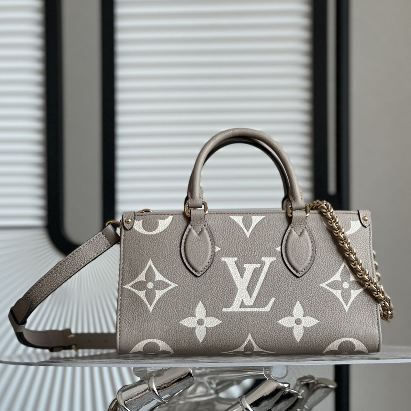 M23641 OnTheGo East West