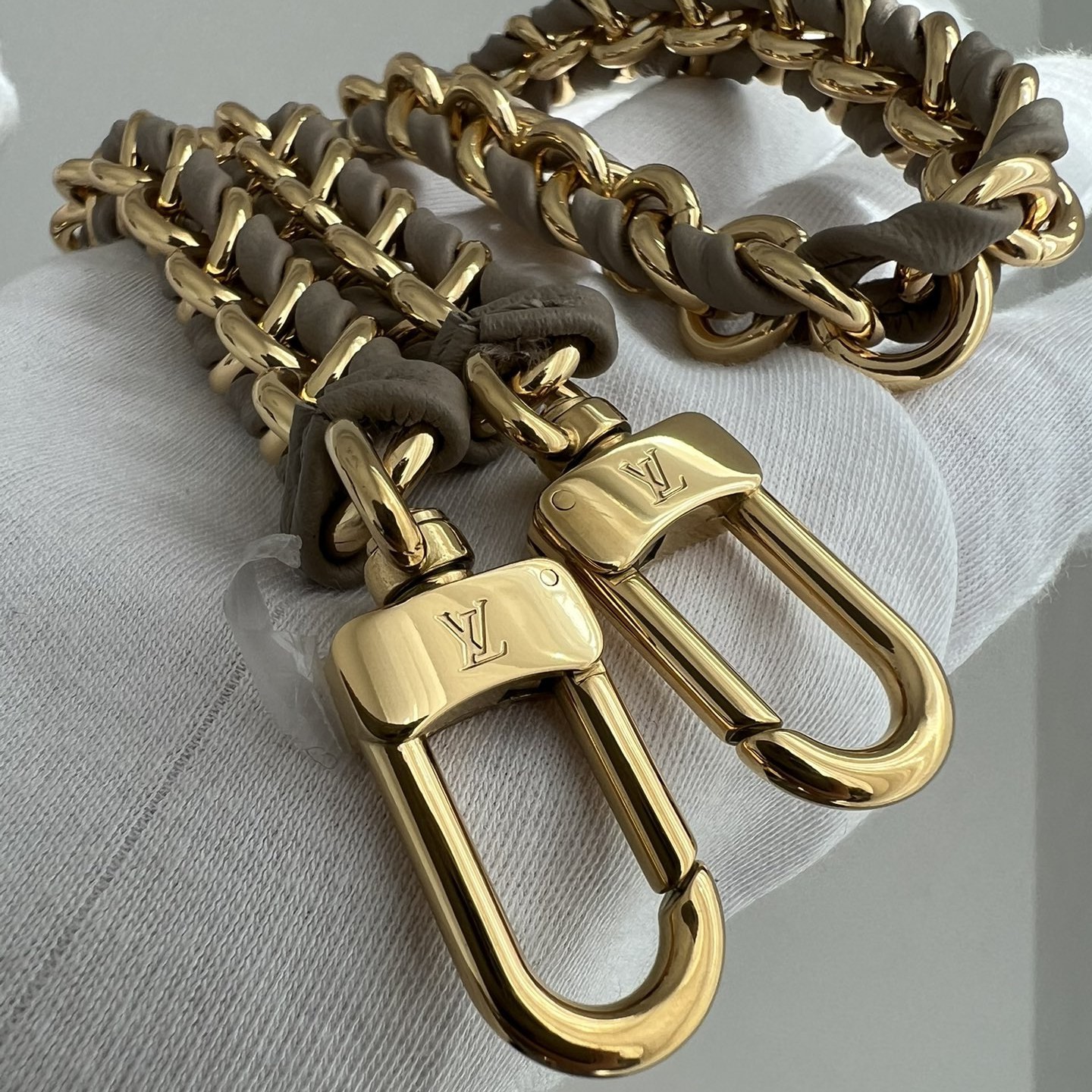 M23641 OnTheGo East West_7