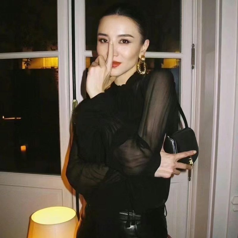 Voltaire皮革迷你肩背包 黑色_10