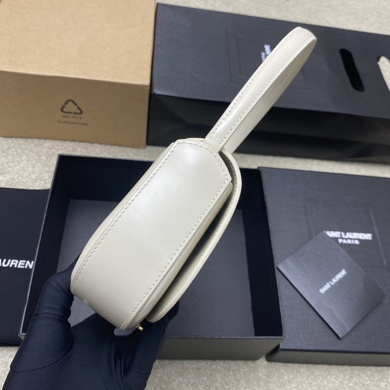 Voltaire皮革迷你肩背包 白色_3