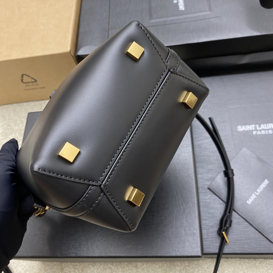 LE 37亮面皮革迷你手袋_4