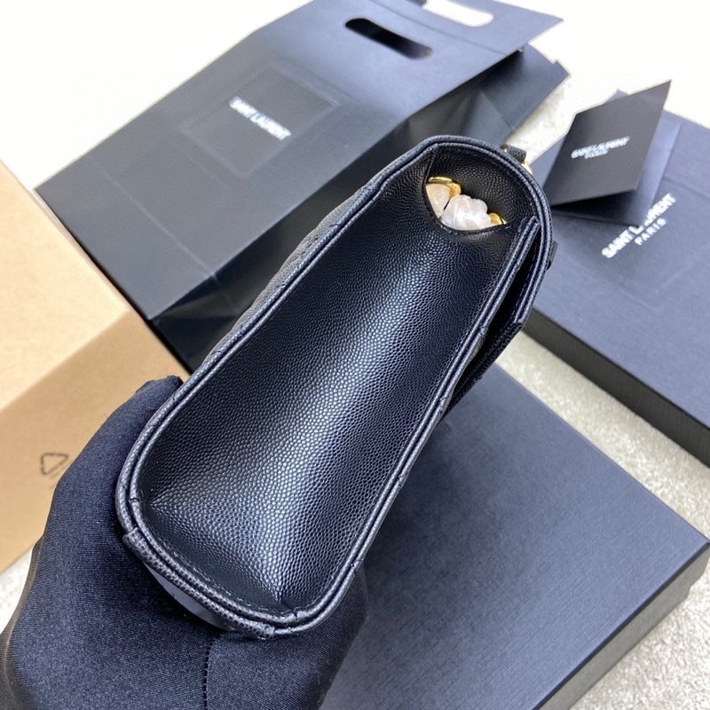 Envelope中號粒面手袋 信封包 黑金_3