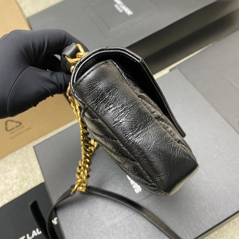 College亮面裂紋皮革迷你鏈條手袋_3