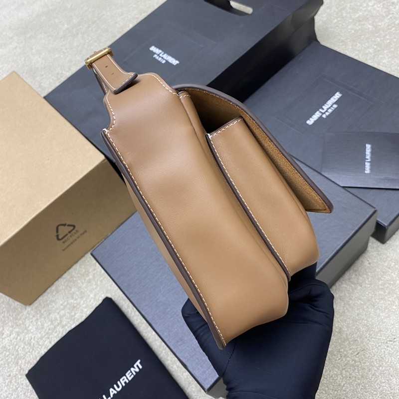 Niki Besace牛皮手袋_3