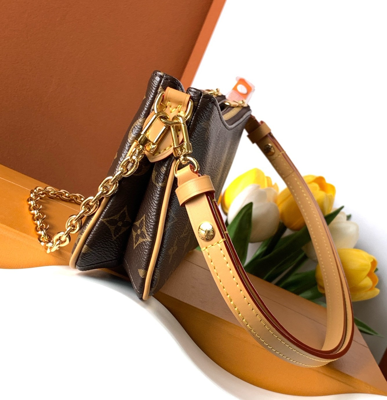 M83008  Liv Pochette腋下包_3