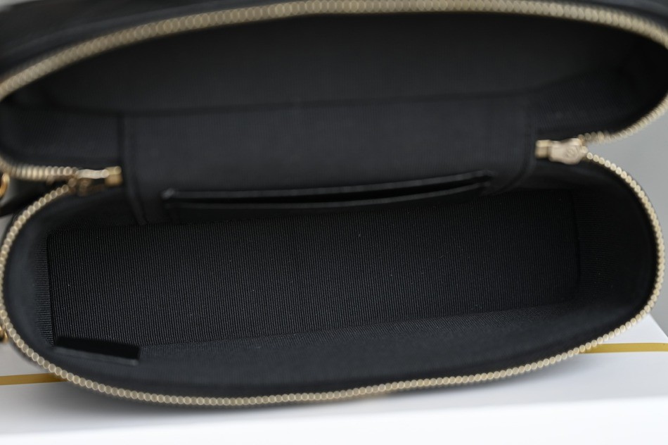 25P LP盒子拉絲大LOGO手拿包 黑色_6