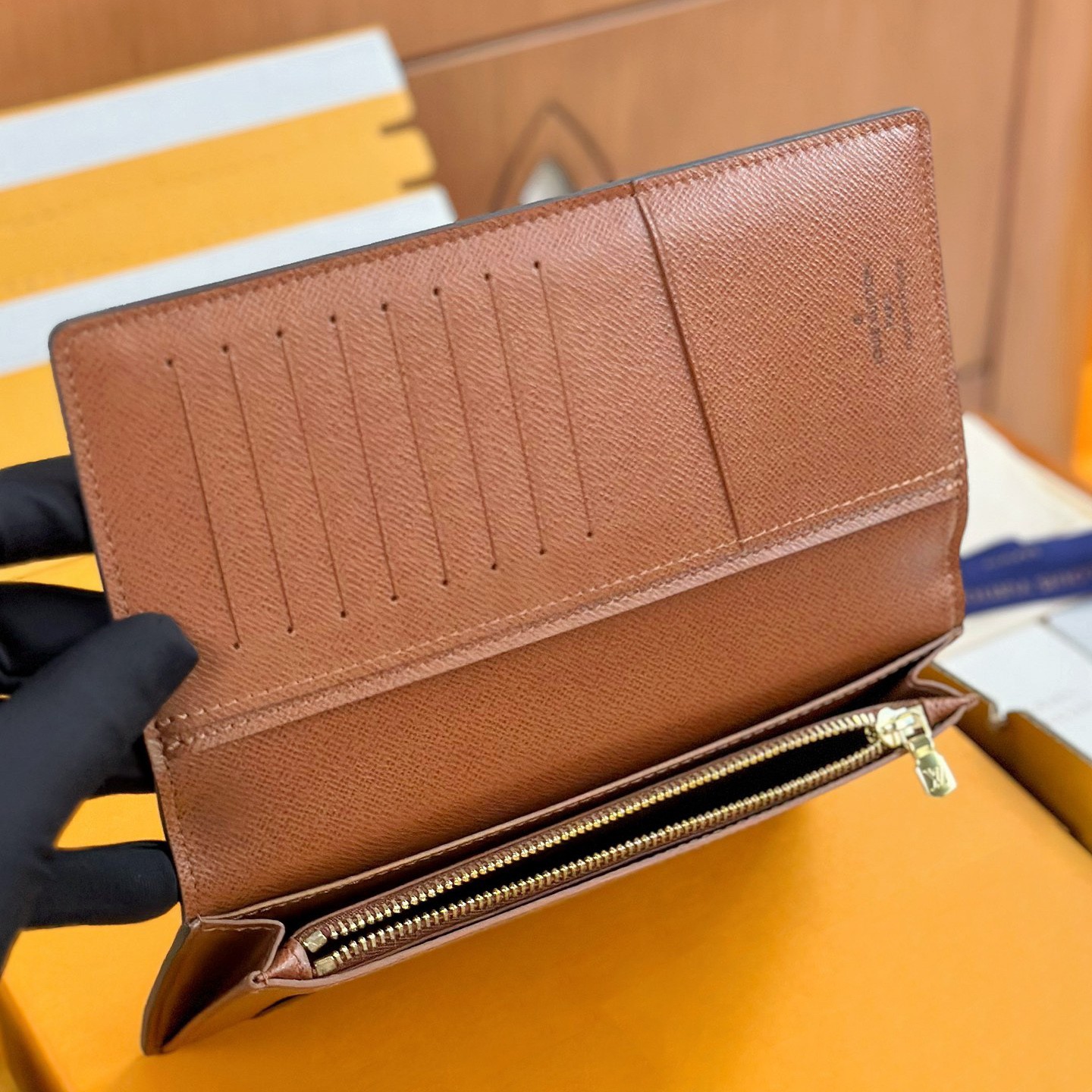 M66540  Brazza 男士長夾_4