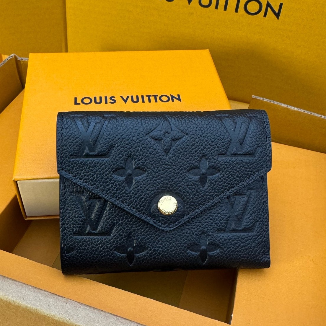 M64060 Victorine 錢包_1