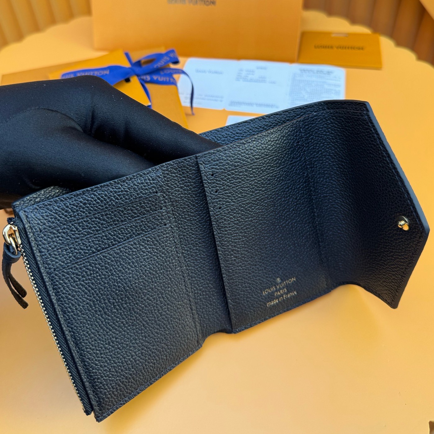 M64060 Victorine 錢包_4