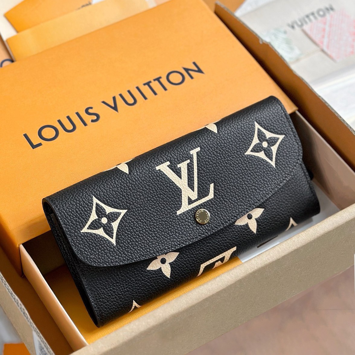 M83138 Emilie長夾_1