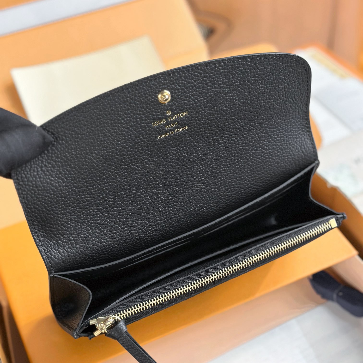 M83138 Emilie長夾_4