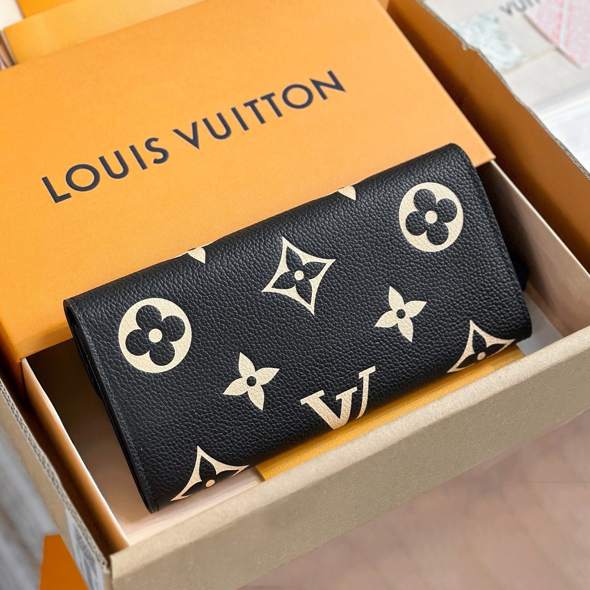 M83138 Emilie長夾_2