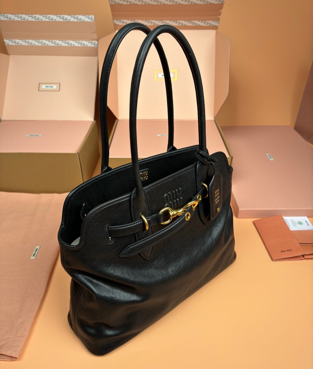 Adventure Nappa手提包中號黑色_2