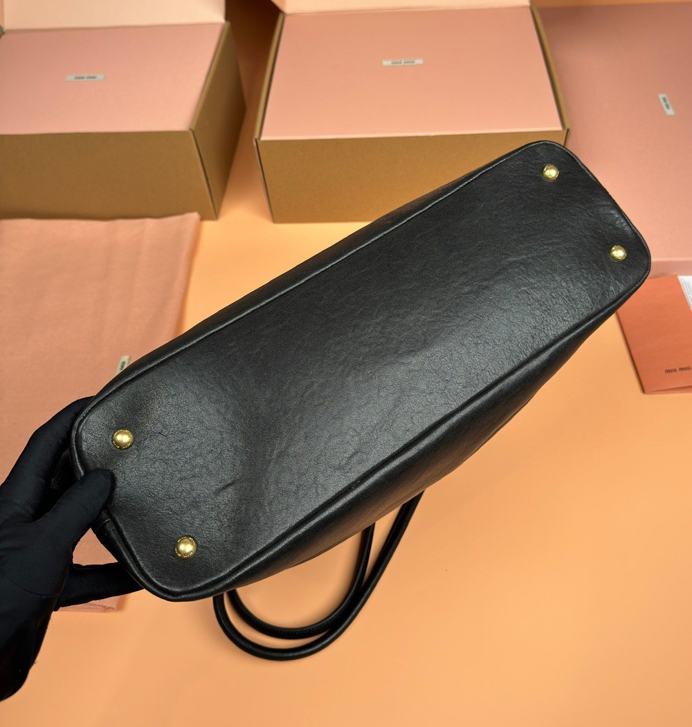 Adventure Nappa手提包中號黑色_6