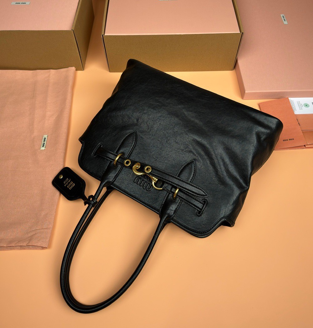 Adventure Nappa手提包中號黑色_5