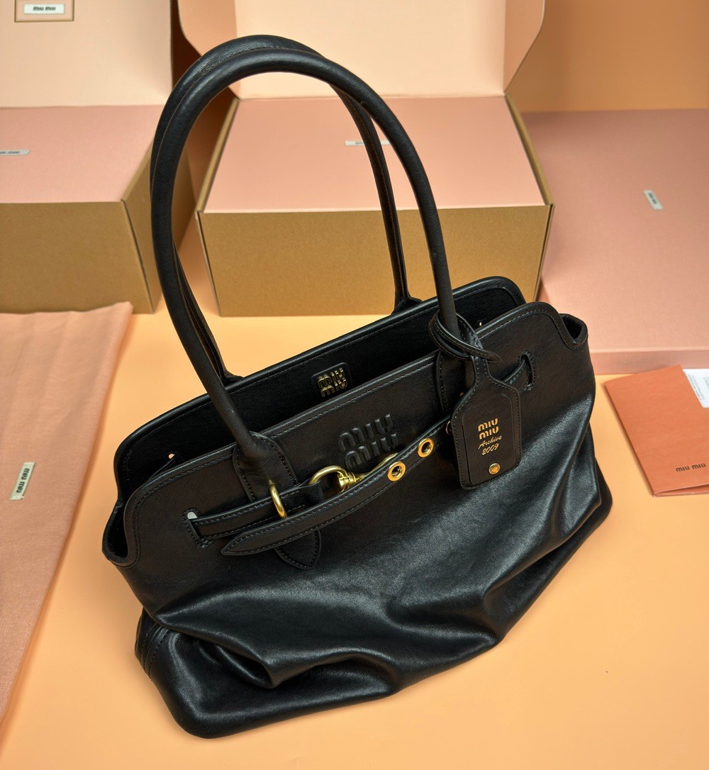 Adventure Nappa手提包中號黑色_7