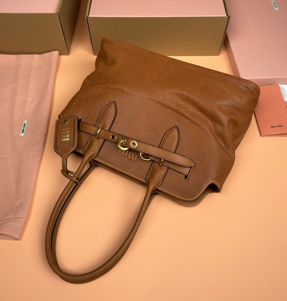 Adventure Nappa手提包中號橡木色_4