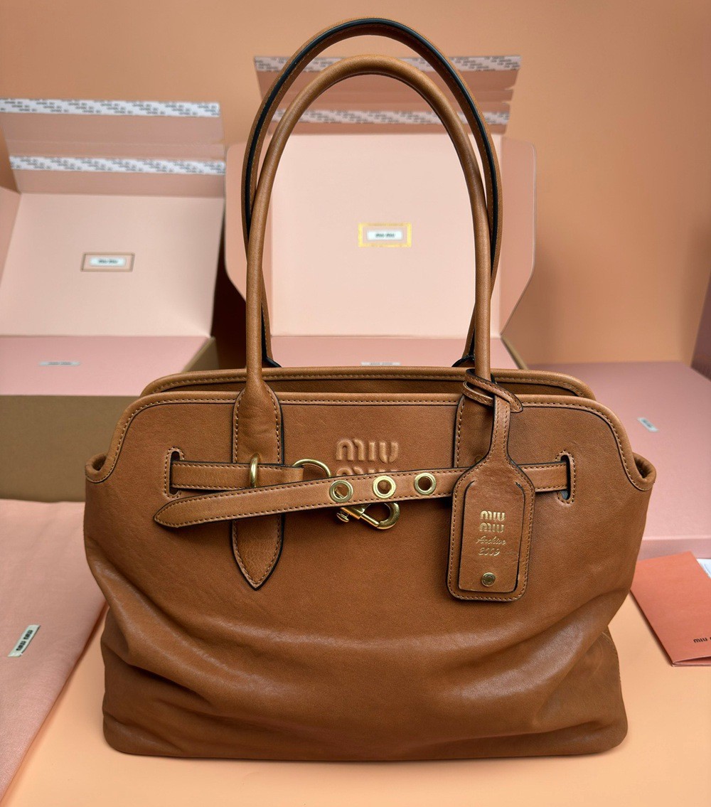 Adventure Nappa手提包中號橡木色