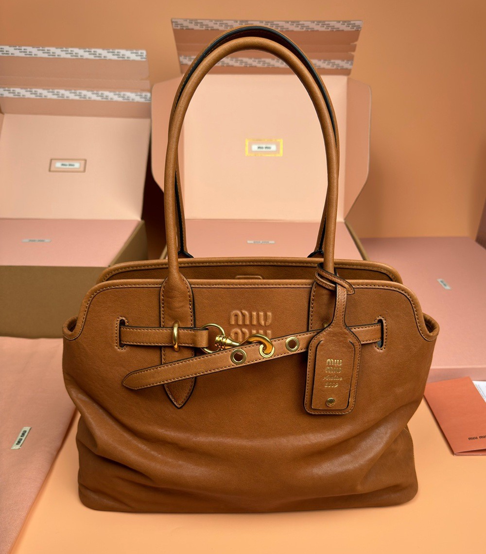 Adventure Nappa手提包中號橡木色_5