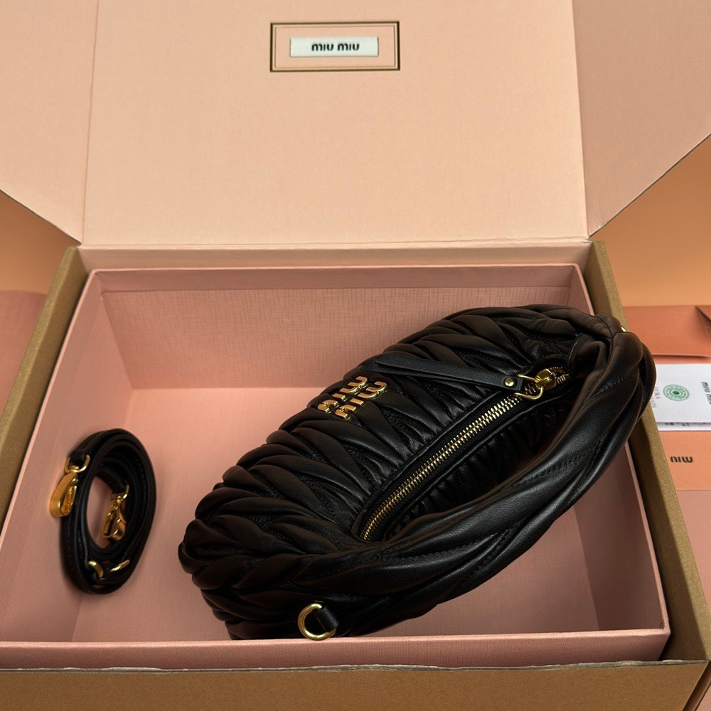 Wander Matelassé半月形Hobo手提包 斜挎包 黑色_5