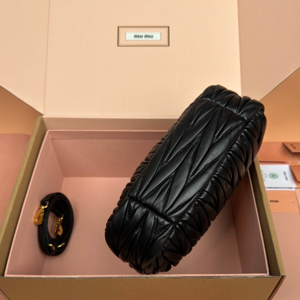 Wander Matelassé半月形Hobo手提包 斜挎包 黑色_6