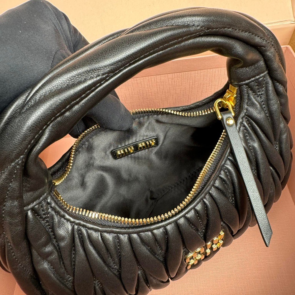 Wander Matelassé半月形Hobo手提包 斜挎包 黑色_7