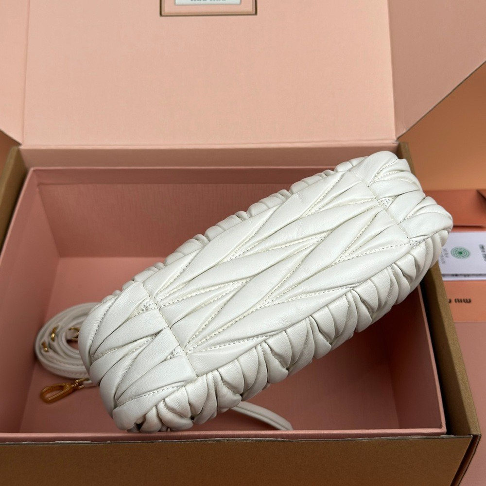 Wander Matelassé半月形Hobo手提包 斜挎包 白色_5