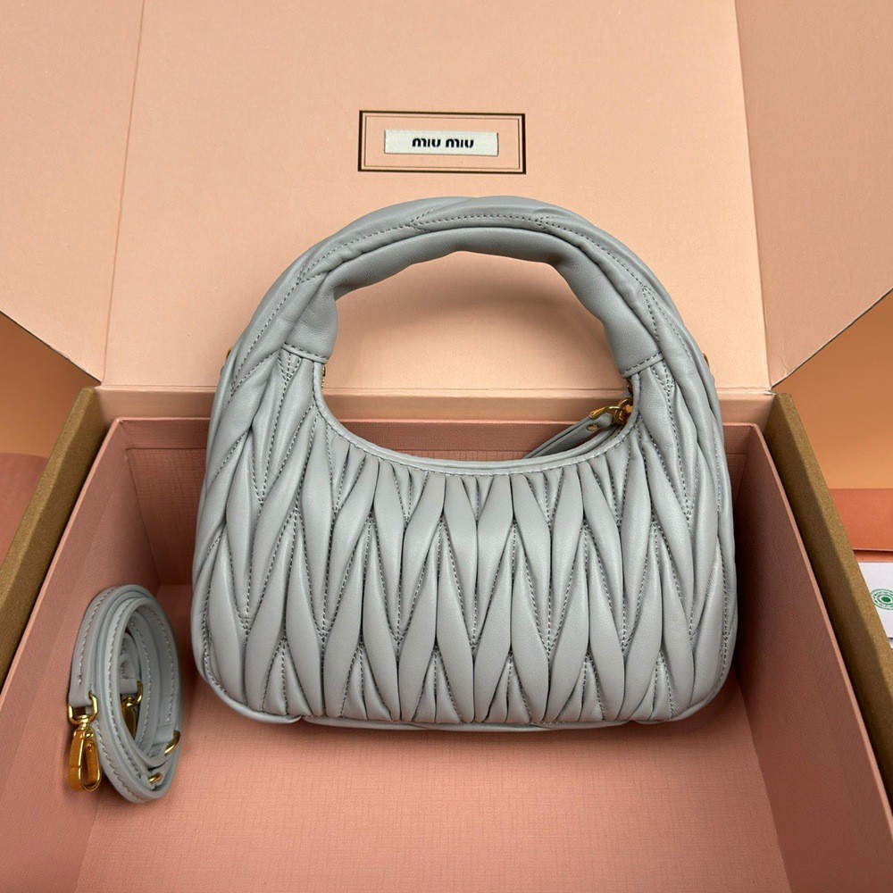 Wander Matelassé半月形Hobo手提包 斜挎包 粉藍色_3