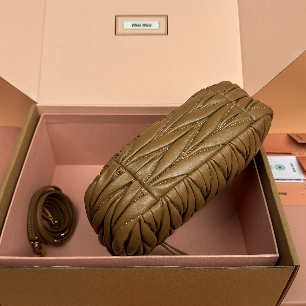 Wander Matelassé半月形Hobo手提包 斜挎包 焦糖色_6