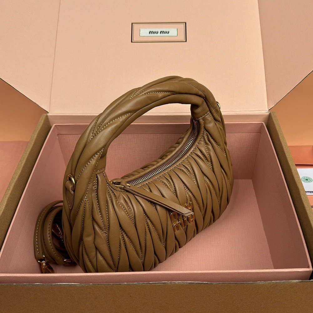 Wander Matelassé半月形Hobo手提包 斜挎包 焦糖色_5