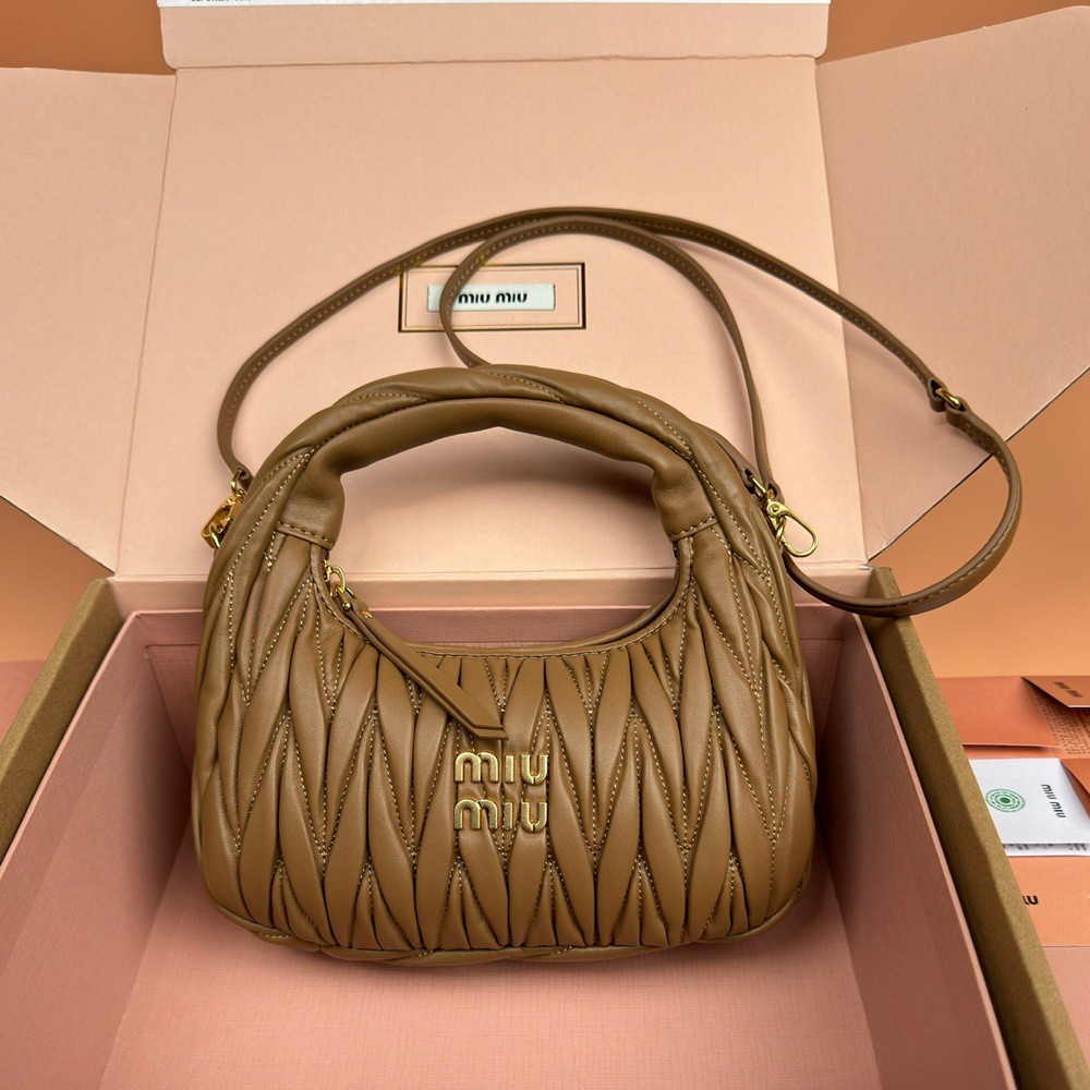 Wander Matelassé半月形Hobo手提包 斜挎包 焦糖色_8