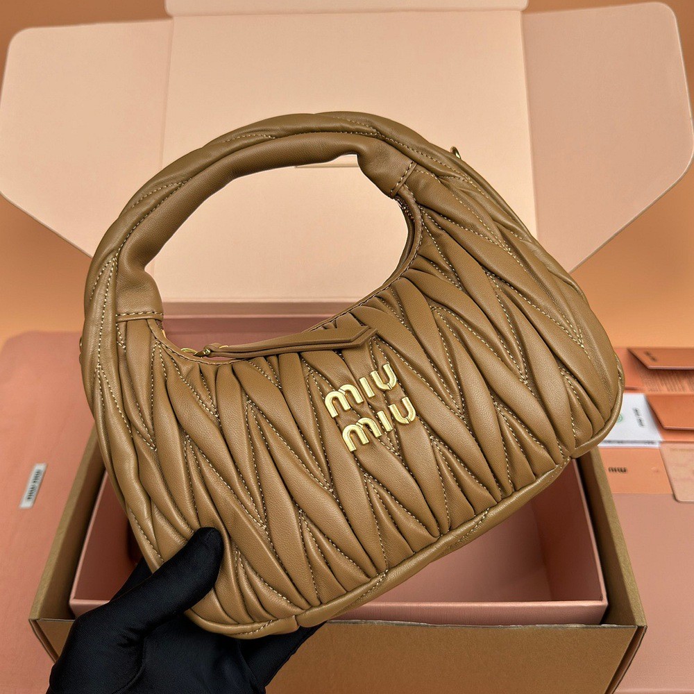 Wander Matelassé半月形Hobo手提包 斜挎包 焦糖色_7