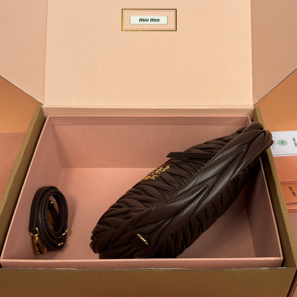 Wander Matelassé半月形Hobo手提包 斜挎包 石南木_4