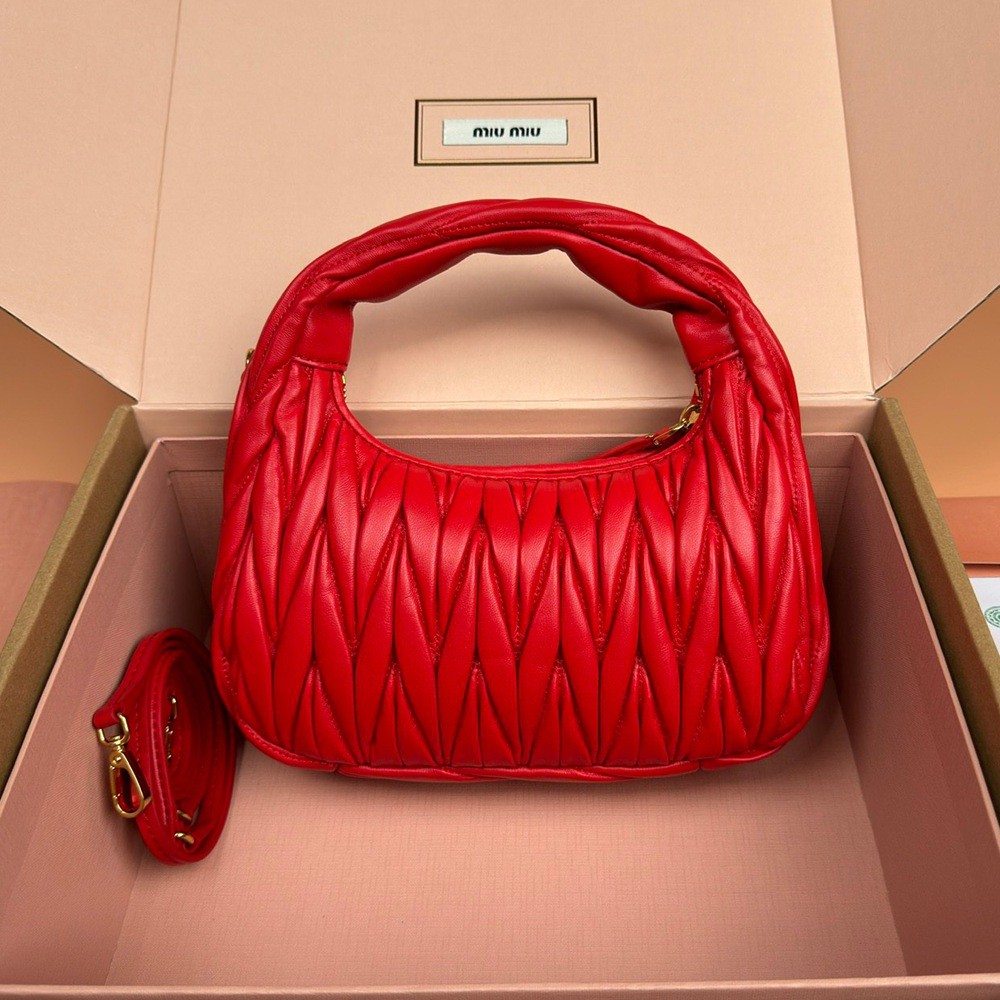 Wander Matelassé半月形Hobo手提包 斜挎包 紅色_3