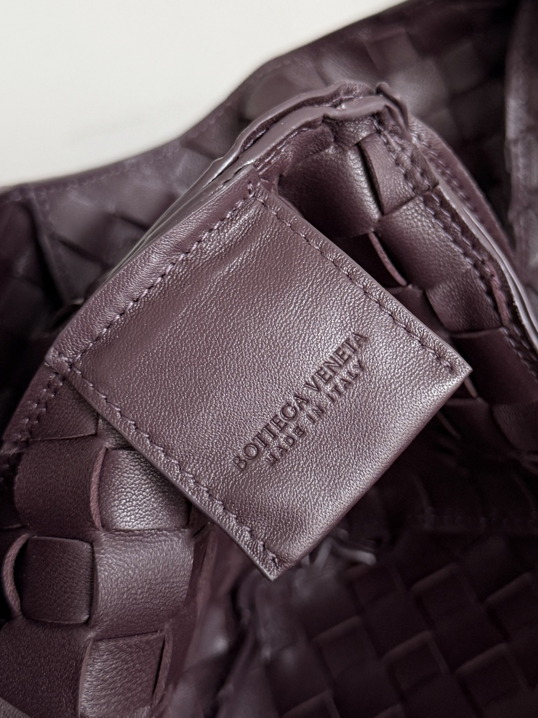 844249 Campana肩背包小號深巴羅紅_10