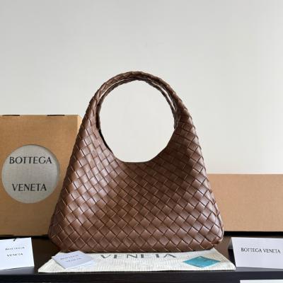 844249 Campana肩背包小號 榛果棕