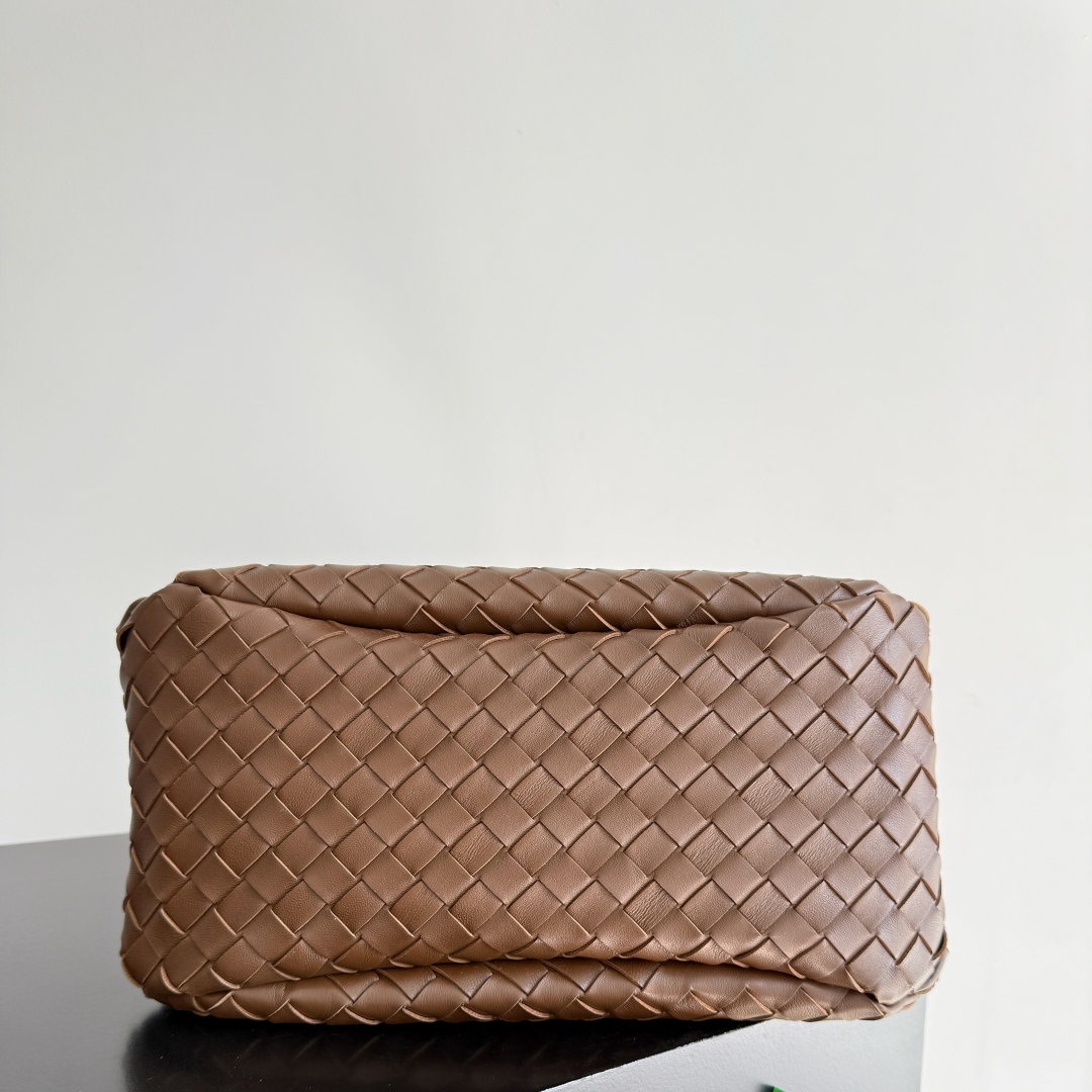 844249 Campana肩背包小號 榛果棕_5