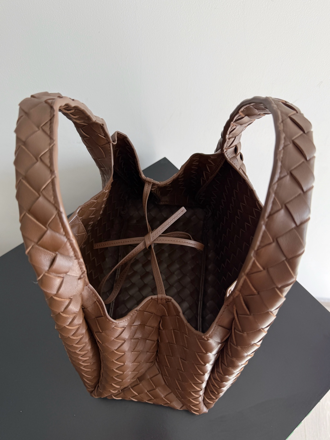 844249 Campana肩背包小號 榛果棕_7