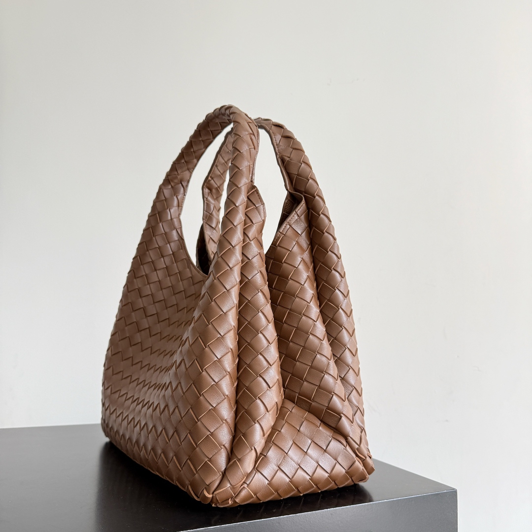 844250 Campana肩背包大號 榛果棕_4