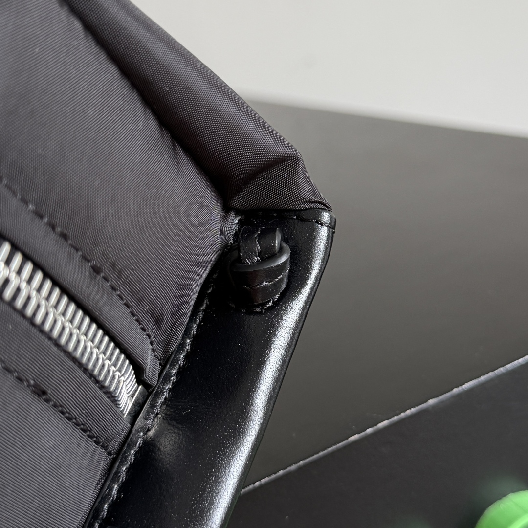 806369帆布洗漱包黑色_4