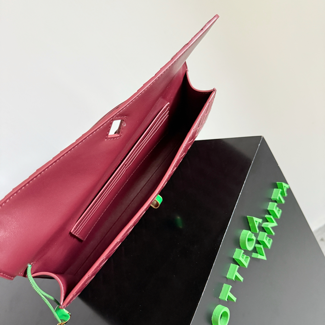 741511手拿晚宴包 巴羅紅_10